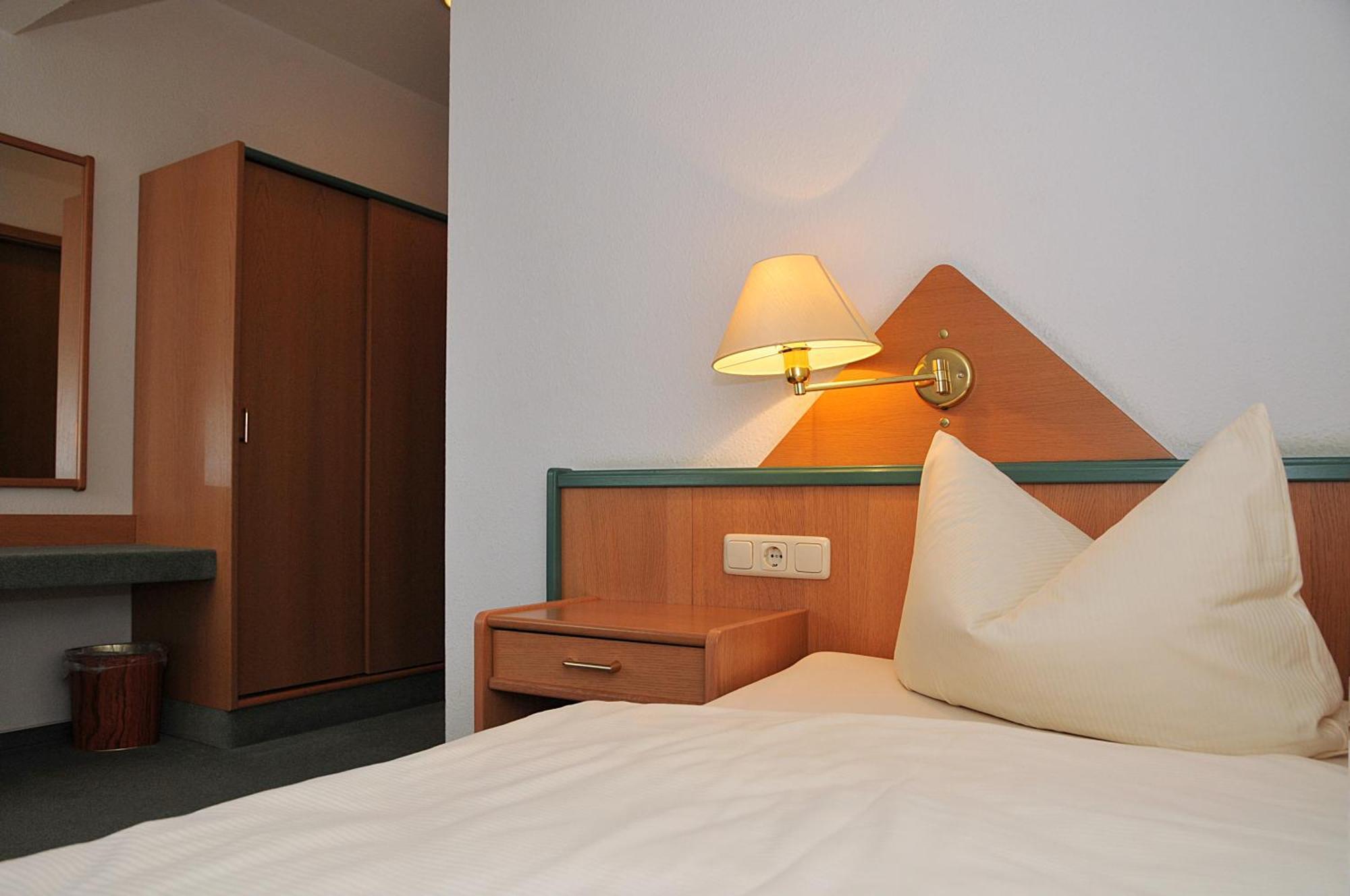 Werdau Hotel Friesen מראה חיצוני תמונה