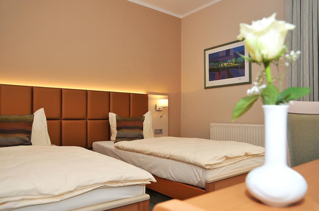 Werdau Hotel Friesen מראה חיצוני תמונה