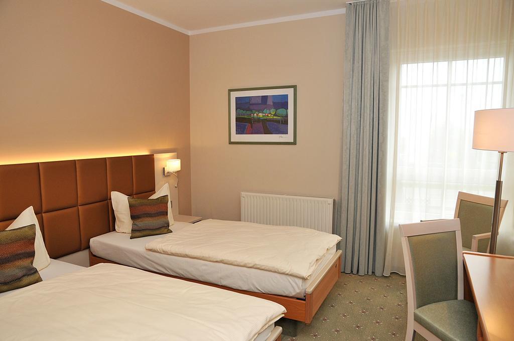 Werdau Hotel Friesen מראה חיצוני תמונה